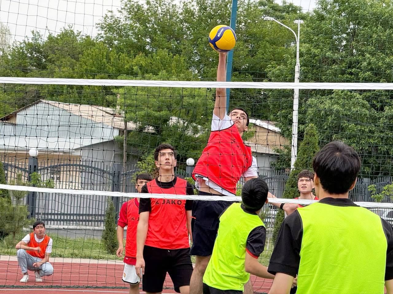 TIUda “Talabalar olimpiadasi” doirasida voleybol musobaqalari bo‘lib o‘tdi